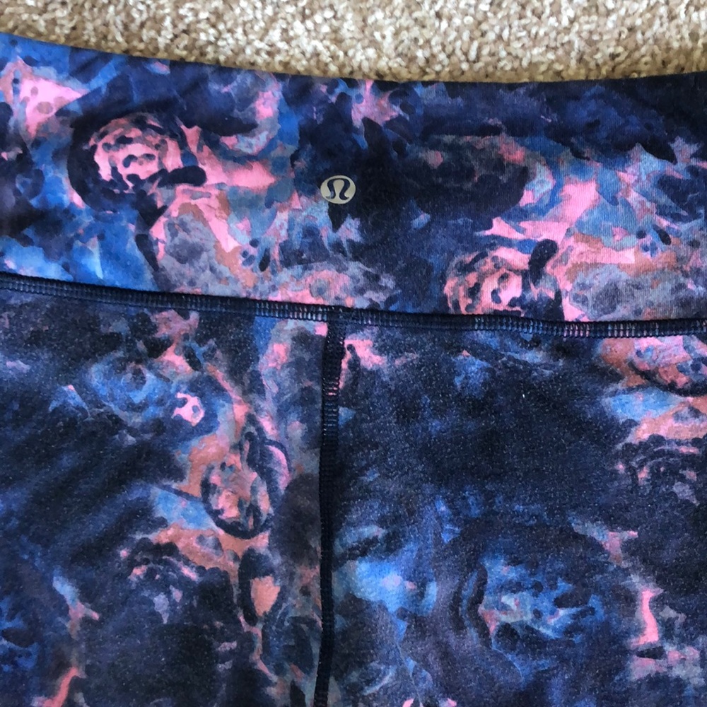 Lululemon Wunder Under size 8 worn twice